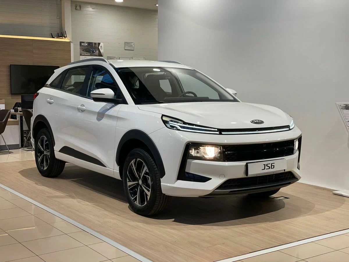 Jac JS6 с автосалона по цене от 2 399 000 рублей