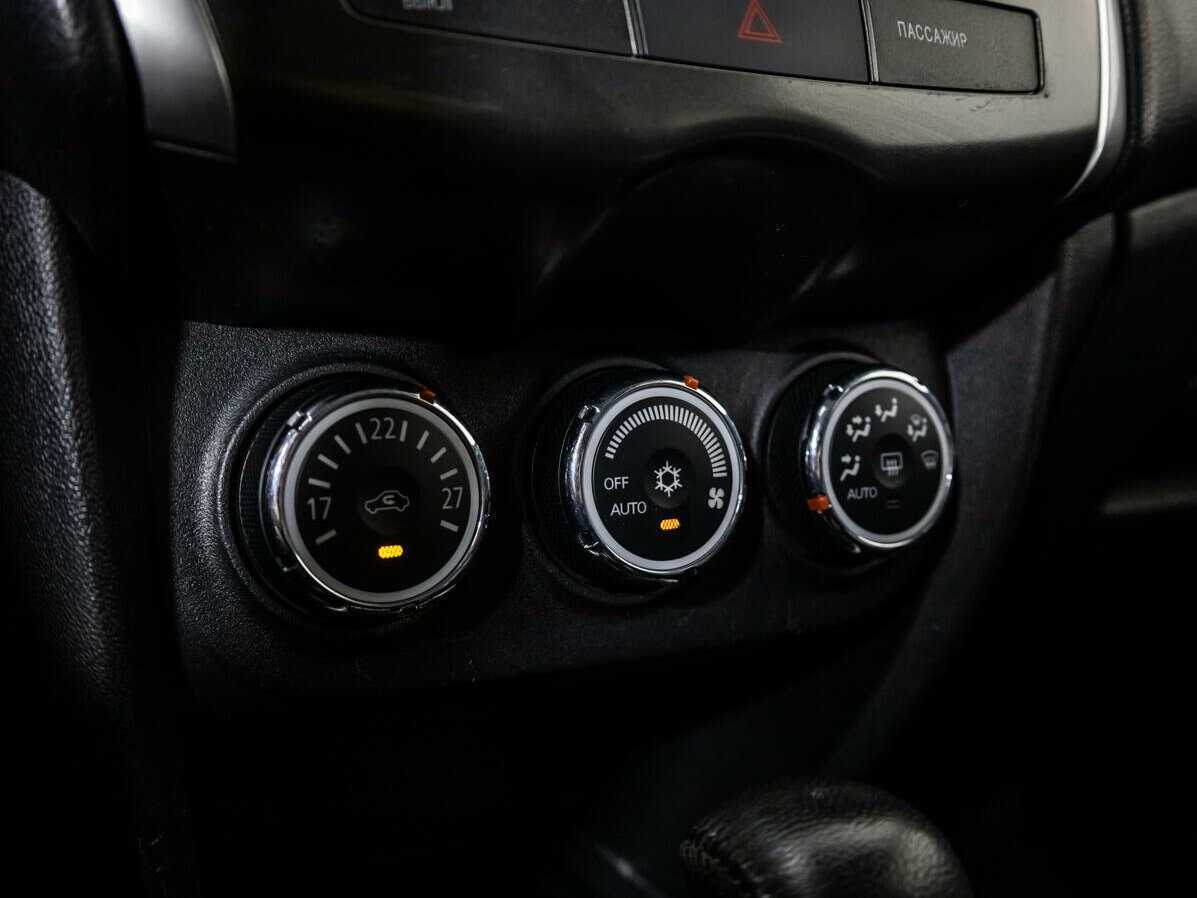 Б/У Митсубиши АС-Икс 2013 года. Фото: #15