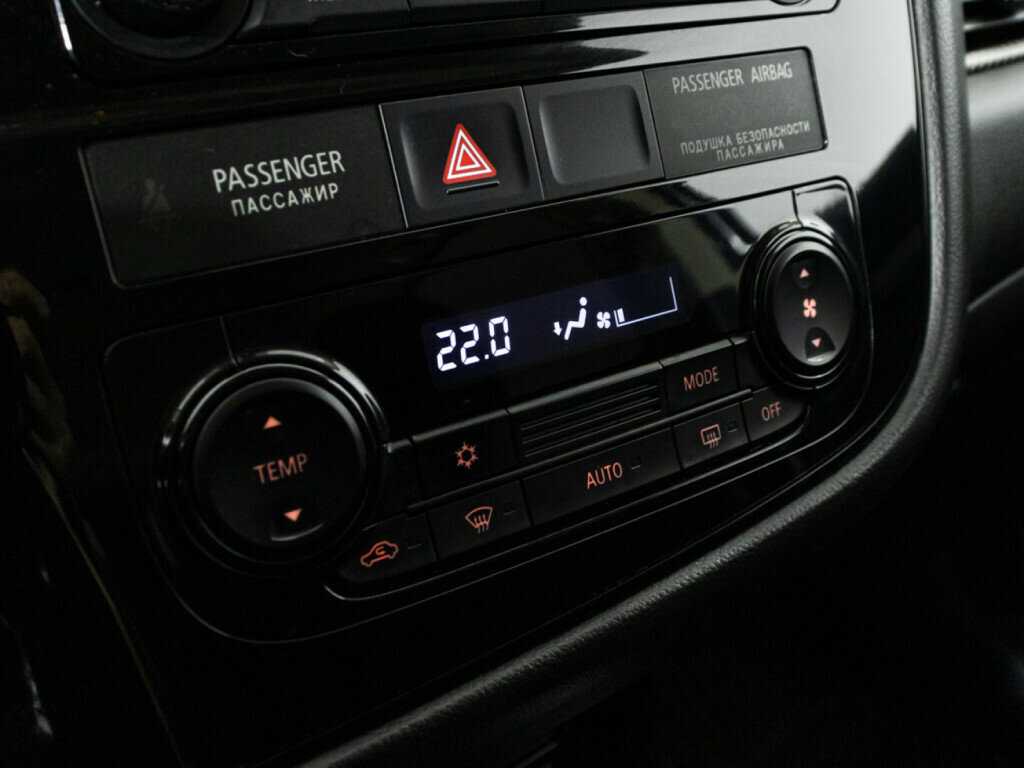 Б/У Митсубиши Оутлэндер 2018 года. Фото: #12