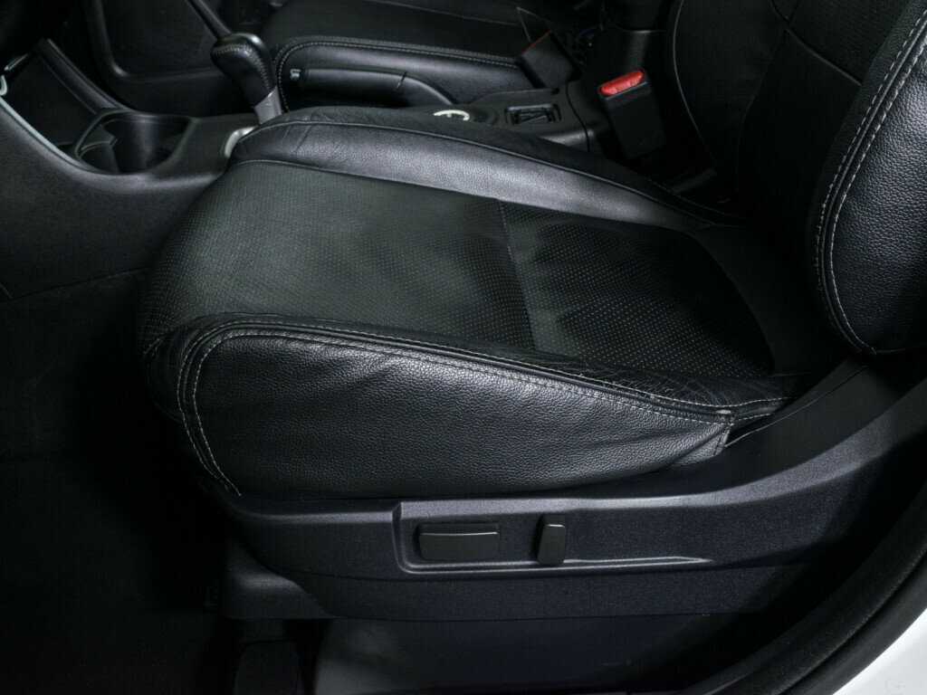 Б/У Митсубиши Оутлэндер 2015 года. Фото: #14