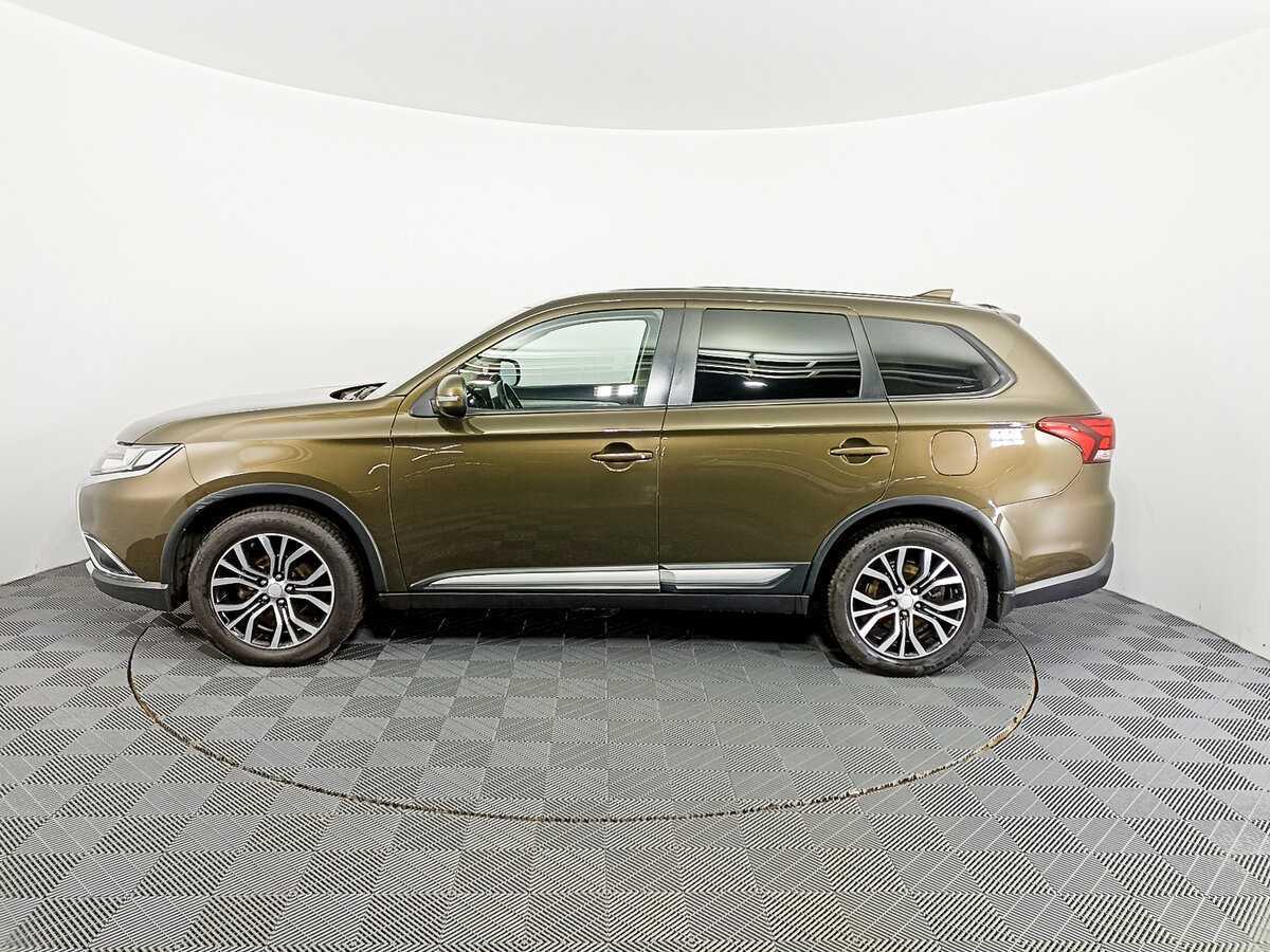 Б/У Митсубиши Оутлэндер 2018 года. Фото: #6