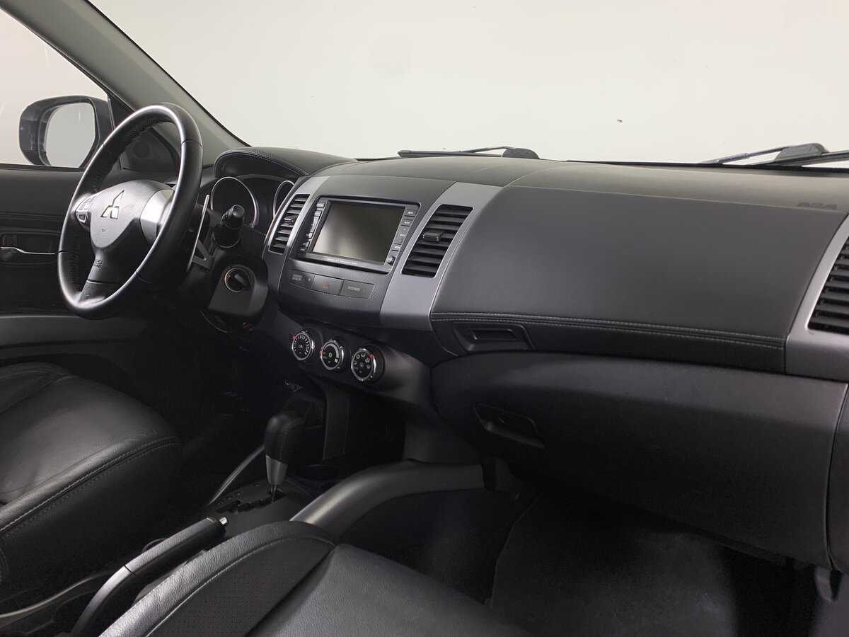 Б/У Митсубиши Оутлэндер 2012 года. Фото: #13